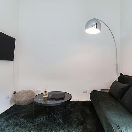 Giuliny Lovely Flat - The House Of Travelers Como Exteriör bild